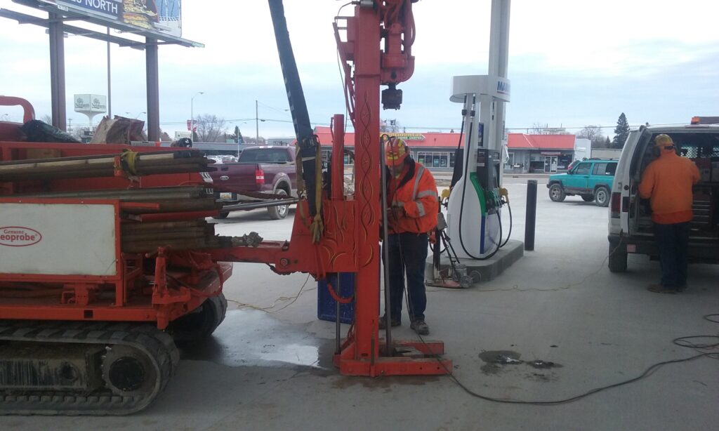 Investigator uses HRSC drilling techniques at a gas station