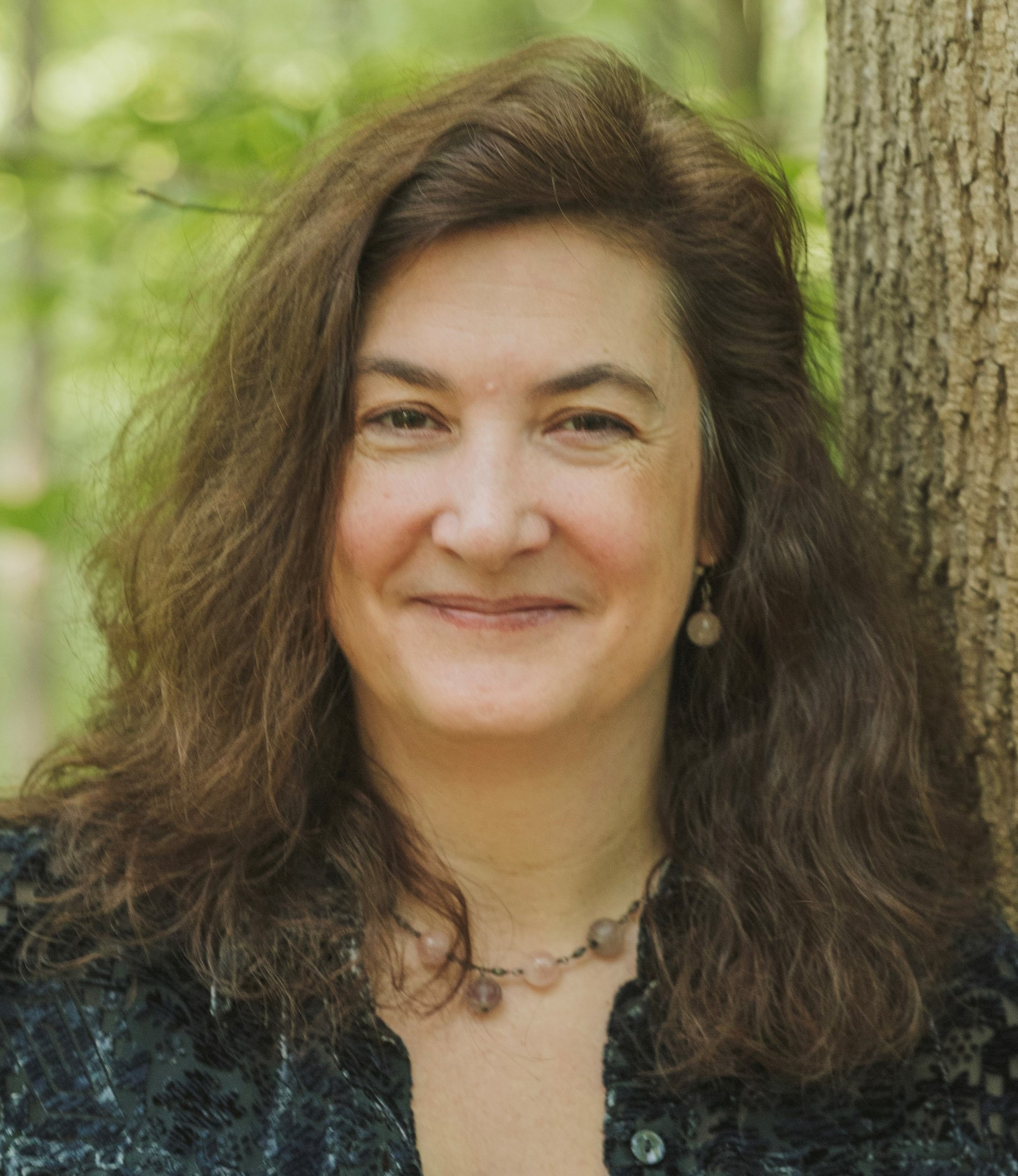 Headshot image of Carolyn Hoskinson